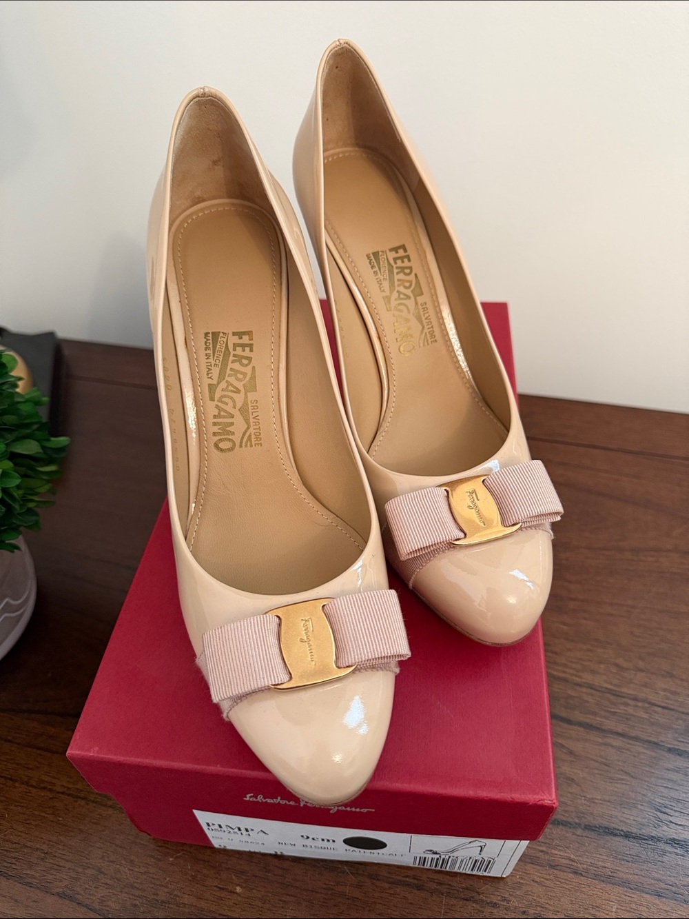 Salvatore Ferragamo Nude Patent Vara Bow Pointed Toe Pumps